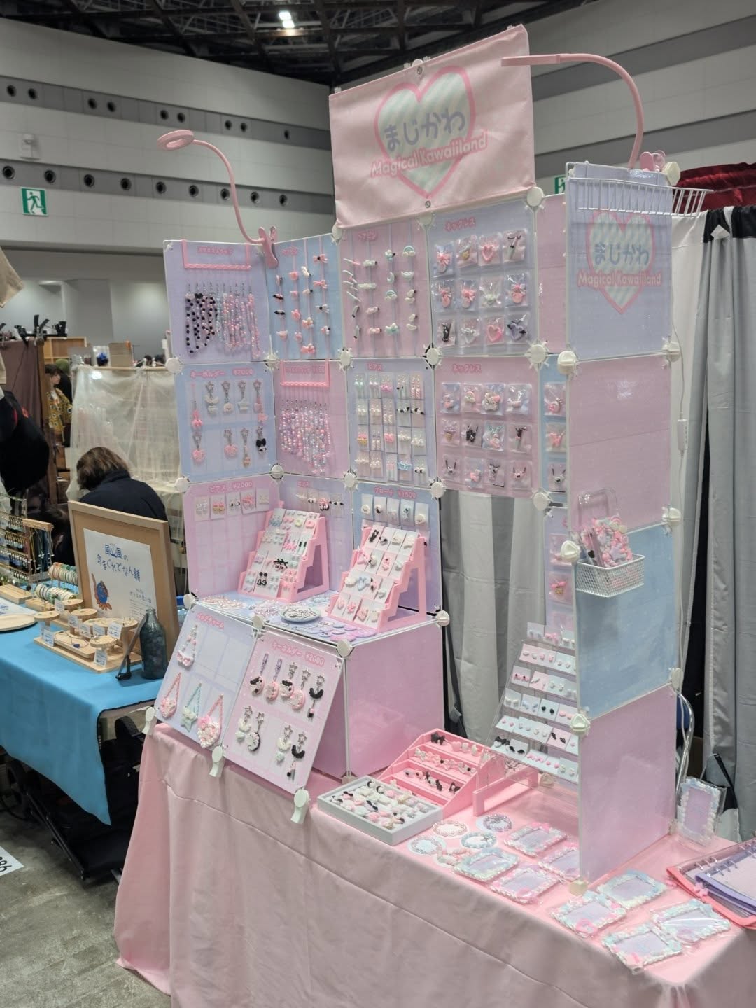 昨日ありがとうございます!(´▽｀)
今日も私と私のパステルカラーまじかわアクセサリーを待っています~ 南4階 P287 

この写真を見せたら10%OFFになりますよ (¯꒡¯ ⍝)

#designfesta62 #designfesta #かわいい